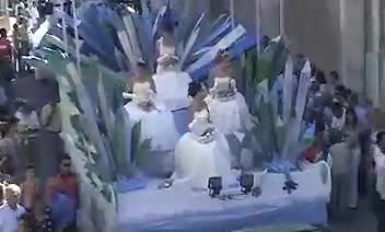 Fiestas de 2003. Carroza de las damas y la Reina