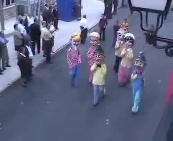 Cabezudos en las fiestas de 2001