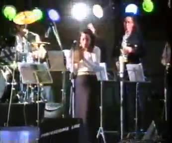 Actuación de la Orquesta Florida compuesta por artistas locales. Fiestas de 1995