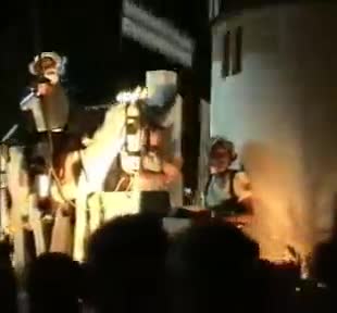 Fiestas de 1995. Carroza "Don Quijote de la Mancha" en el desfile nocturno