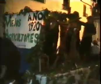 Fiestas de 1995. Carroza "Viejos Agricultores año 1920"