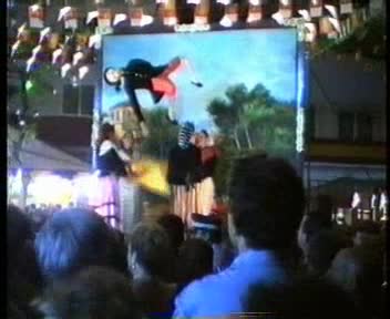 Fiestas de 1995. Carroza "El Pelele de Goya" en el desfile nocturno