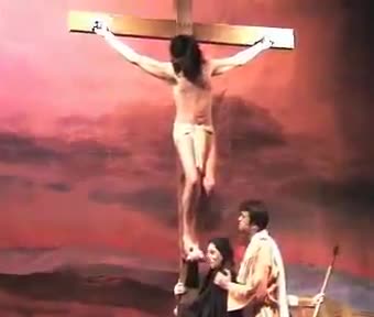 Grupo Teatral de la Pasión. Teatro de Rojas. Toledo 2003. La madre de Jesús ante la cruz