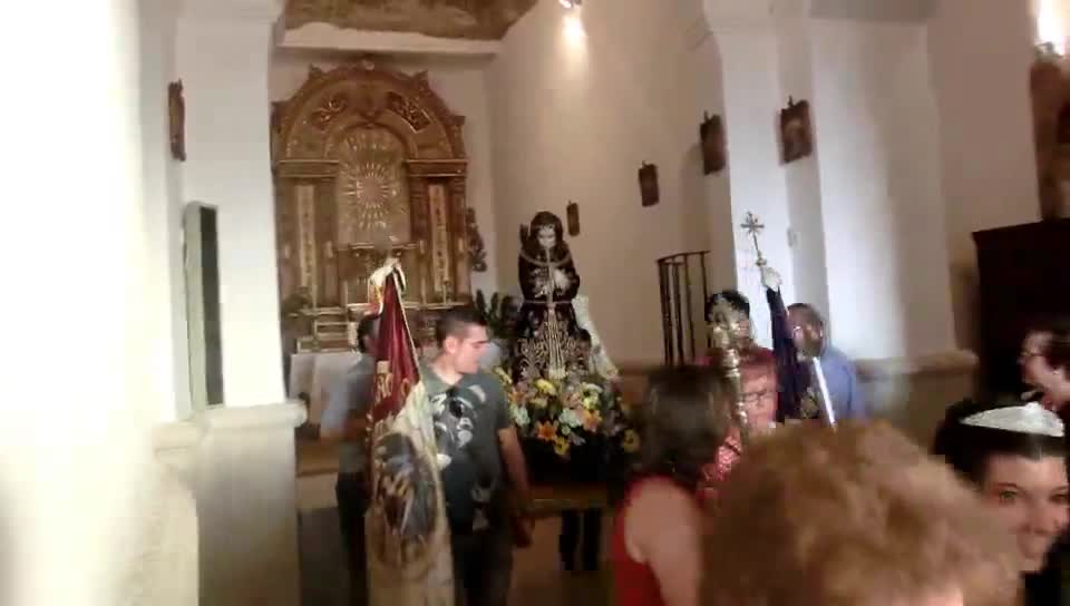 Subida al Santo Niño a la Iglesia. 3-9-2011