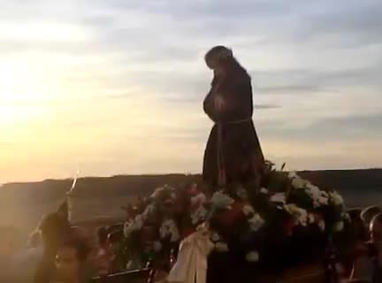 Salida del Santo Niño de la Ermita a cámara lenta. 1-9-2012